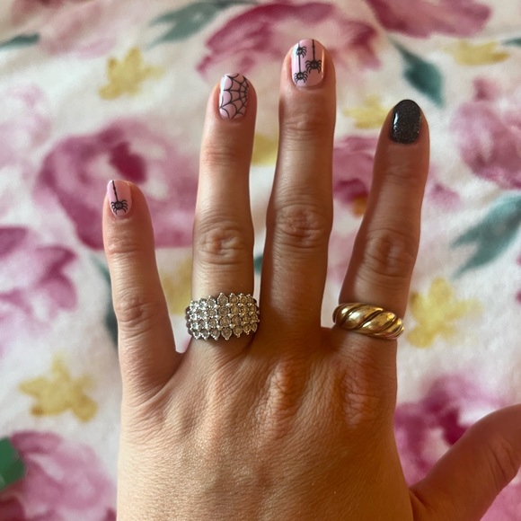 Diamond ring - Picture 1 of 1